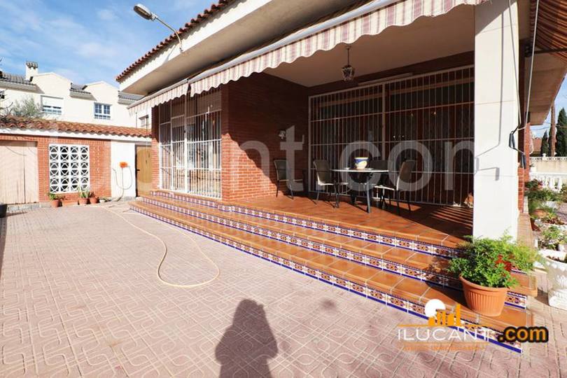 San Vicente del Raspeig,Alicante,España,5 Bedrooms Bedrooms,2 BathroomsBathrooms,Chalets,17868