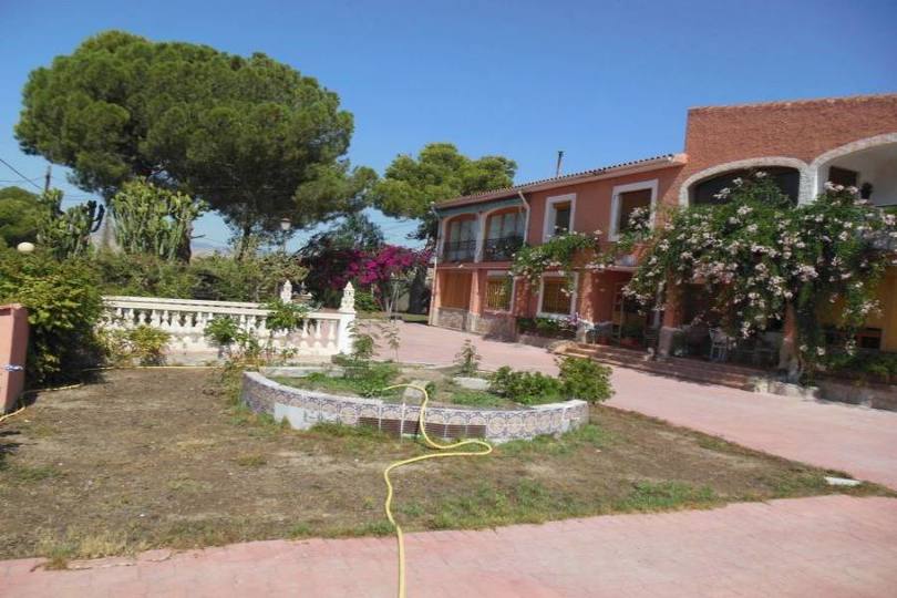Busot,Alicante,España,11 Bedrooms Bedrooms,8 BathroomsBathrooms,Chalets,17878