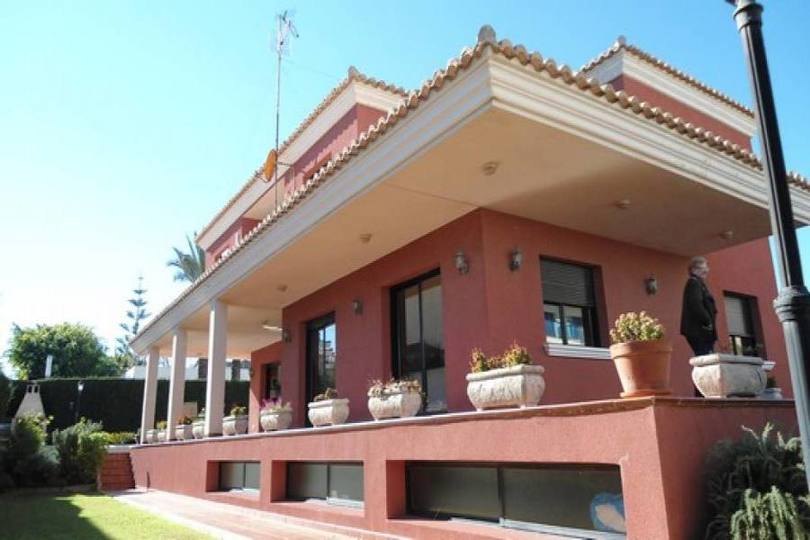 Torrevieja,Alicante,España,4 Bedrooms Bedrooms,3 BathroomsBathrooms,Chalets,17901
