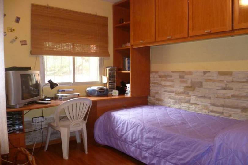 San Vicente del Raspeig,Alicante,España,8 Bedrooms Bedrooms,3 BathroomsBathrooms,Chalets,18016