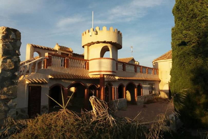 Mutxamel,Alicante,España,7 Bedrooms Bedrooms,3 BathroomsBathrooms,Chalets,18111