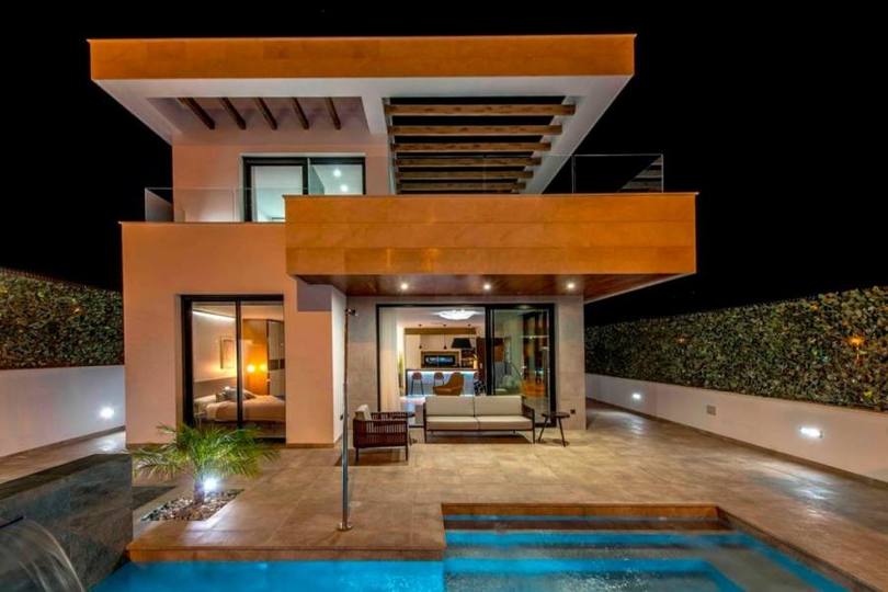 Rojales,Alicante,España,3 Bedrooms Bedrooms,2 BathroomsBathrooms,Chalets,18116