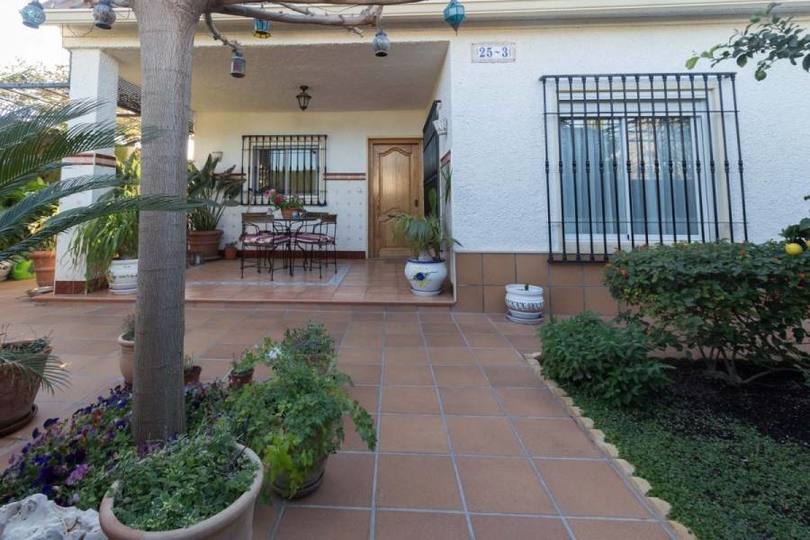 Elche,Alicante,España,3 Bedrooms Bedrooms,2 BathroomsBathrooms,Chalets,18905