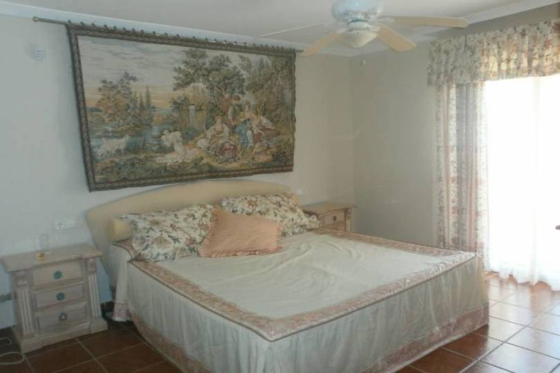 La Nucia,Alicante,España,4 Bedrooms Bedrooms,3 BathroomsBathrooms,Chalets,18911