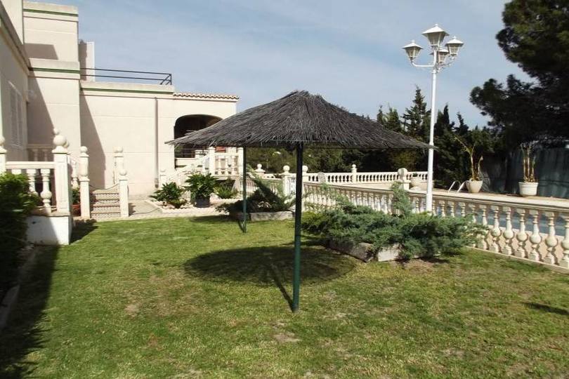 Elche,Alicante,España,9 Bedrooms Bedrooms,3 BathroomsBathrooms,Chalets,18930