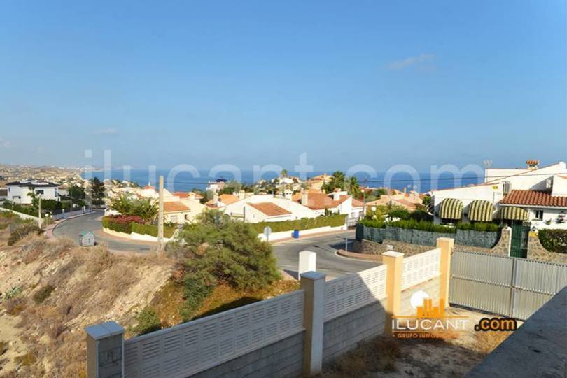 el Campello,Alicante,España,4 Bedrooms Bedrooms,3 BathroomsBathrooms,Chalets,18933