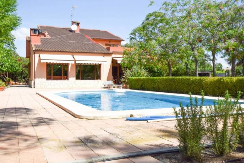 Elche,Alicante,España,6 Bedrooms Bedrooms,2 BathroomsBathrooms,Chalets,18969