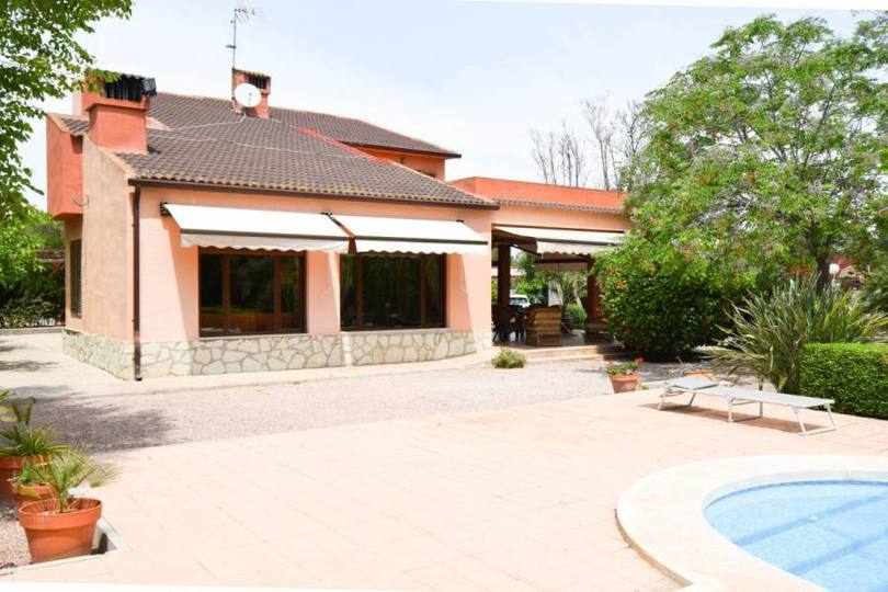 Elche,Alicante,España,6 Bedrooms Bedrooms,2 BathroomsBathrooms,Chalets,18969