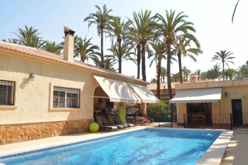 Elche,Alicante,España,5 Bedrooms Bedrooms,4 BathroomsBathrooms,Chalets,18975