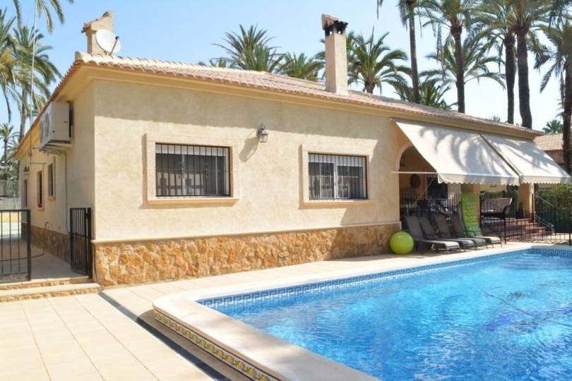 Elche,Alicante,España,5 Bedrooms Bedrooms,4 BathroomsBathrooms,Chalets,18975