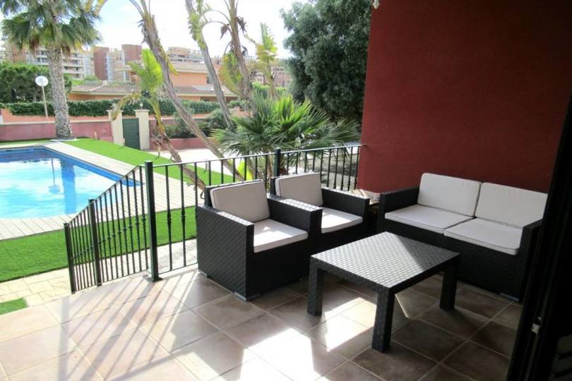 Alicante,Alicante,España,5 Bedrooms Bedrooms,4 BathroomsBathrooms,Chalets,18986