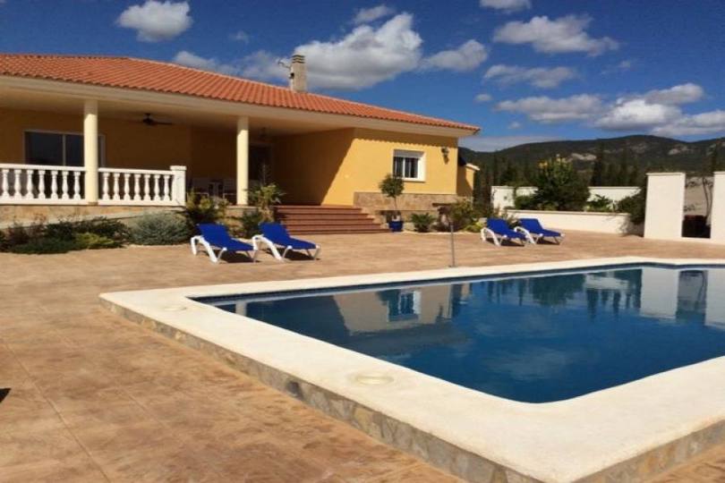 Onil,Alicante,España,4 Bedrooms Bedrooms,2 BathroomsBathrooms,Chalets,18995