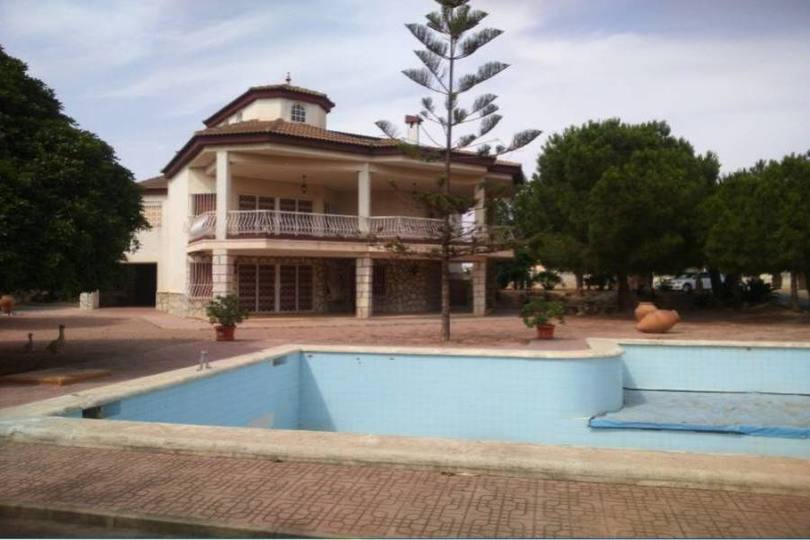 Elche,Alicante,España,5 Bedrooms Bedrooms,3 BathroomsBathrooms,Chalets,19067