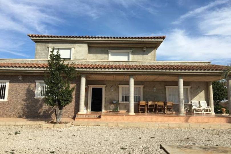 Elche,Alicante,España,4 Bedrooms Bedrooms,3 BathroomsBathrooms,Chalets,19091