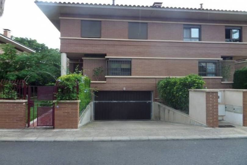 Mutxamel,Alicante,España,4 Bedrooms Bedrooms,3 BathroomsBathrooms,Chalets,19095