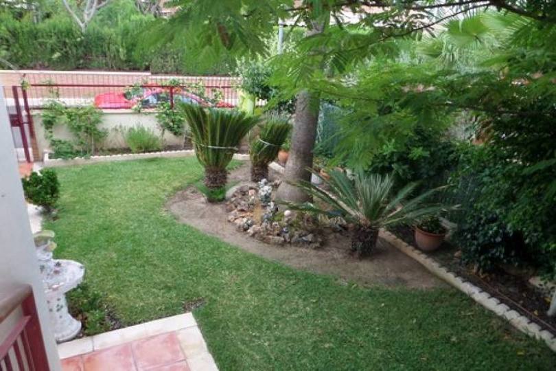 Mutxamel,Alicante,España,4 Bedrooms Bedrooms,3 BathroomsBathrooms,Chalets,19095