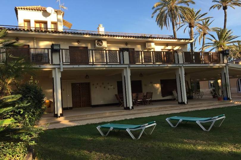 Elche,Alicante,España,4 Bedrooms Bedrooms,4 BathroomsBathrooms,Chalets,19106