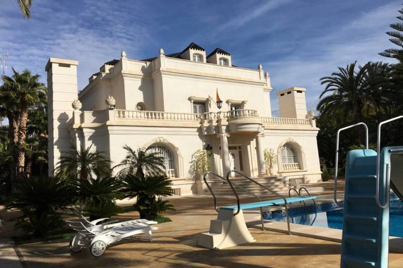 Elche,Alicante,España,7 Bedrooms Bedrooms,9 BathroomsBathrooms,Chalets,19109
