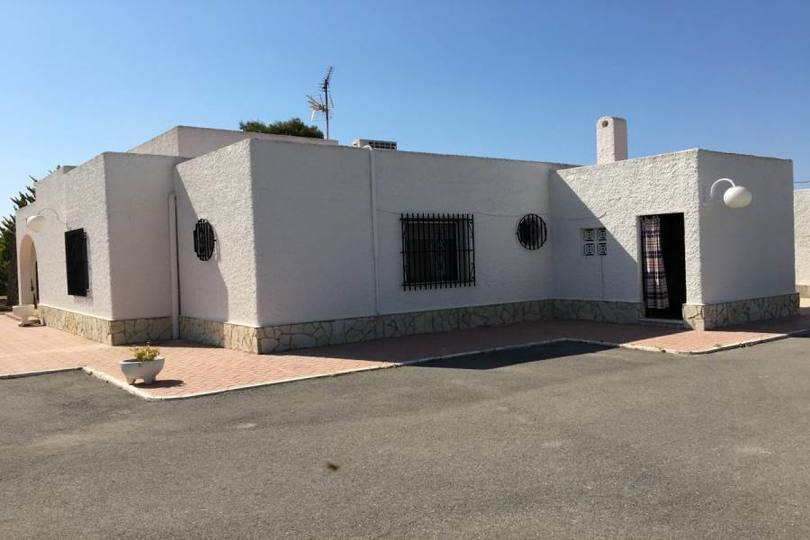 Elche,Alicante,España,4 Bedrooms Bedrooms,2 BathroomsBathrooms,Chalets,19121