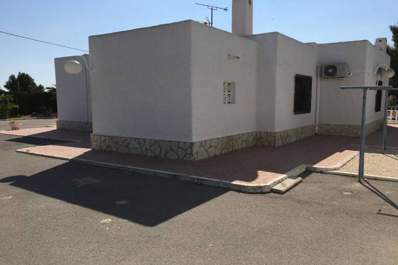 Elche,Alicante,España,4 Bedrooms Bedrooms,2 BathroomsBathrooms,Chalets,19121