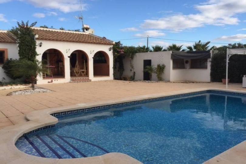 Orihuela,Alicante,España,4 Bedrooms Bedrooms,2 BathroomsBathrooms,Chalets,19140