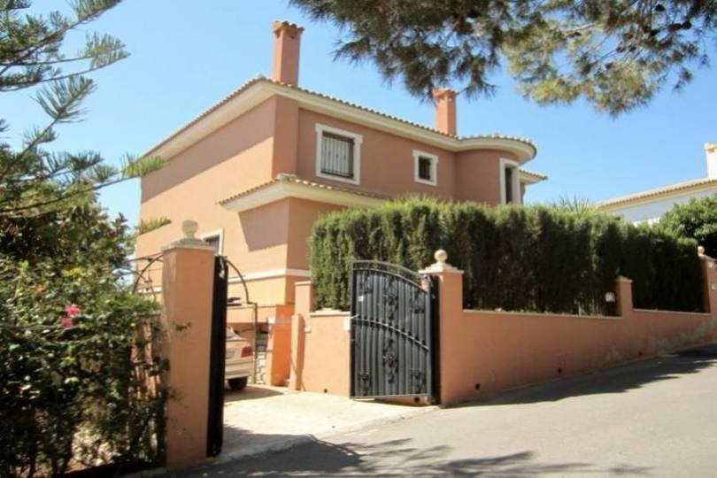 Mutxamel,Alicante,España,8 Bedrooms Bedrooms,3 BathroomsBathrooms,Chalets,19141