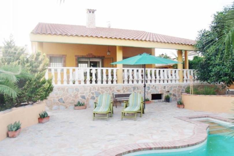 San Vicente del Raspeig,Alicante,España,6 Bedrooms Bedrooms,3 BathroomsBathrooms,Chalets,19150