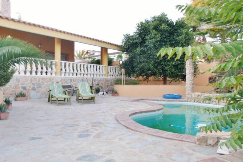 San Vicente del Raspeig,Alicante,España,6 Bedrooms Bedrooms,3 BathroomsBathrooms,Chalets,19150