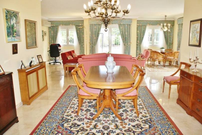 Alicante,Alicante,España,5 Bedrooms Bedrooms,4 BathroomsBathrooms,Chalets,19155