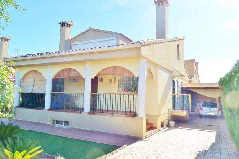 Mutxamel,Alicante,España,5 Bedrooms Bedrooms,2 BathroomsBathrooms,Chalets,19164