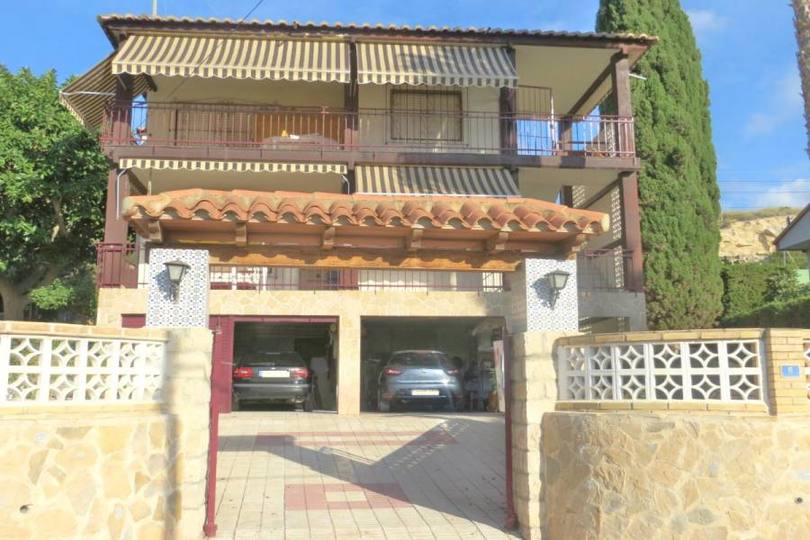 el Campello,Alicante,España,6 Bedrooms Bedrooms,2 BathroomsBathrooms,Chalets,19175