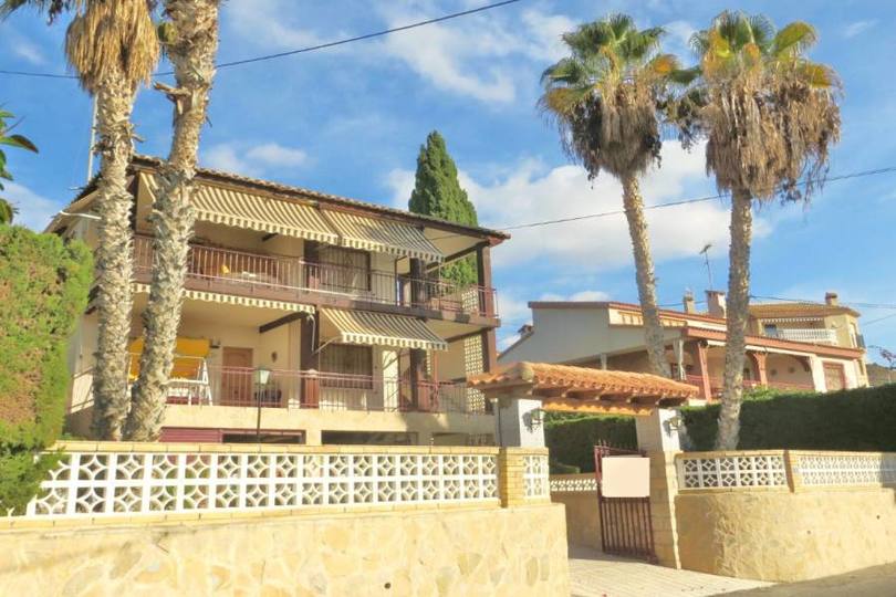 el Campello,Alicante,España,6 Bedrooms Bedrooms,2 BathroomsBathrooms,Chalets,19175