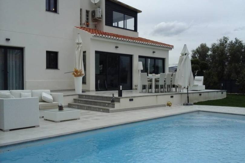 Alicante,Alicante,España,4 Bedrooms Bedrooms,3 BathroomsBathrooms,Chalets,19183
