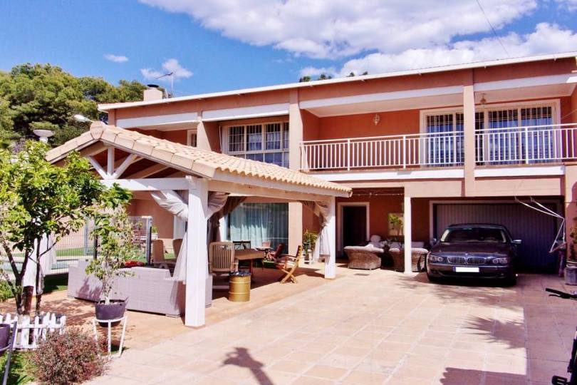 Mutxamel,Alicante,España,6 Bedrooms Bedrooms,3 BathroomsBathrooms,Chalets,19188