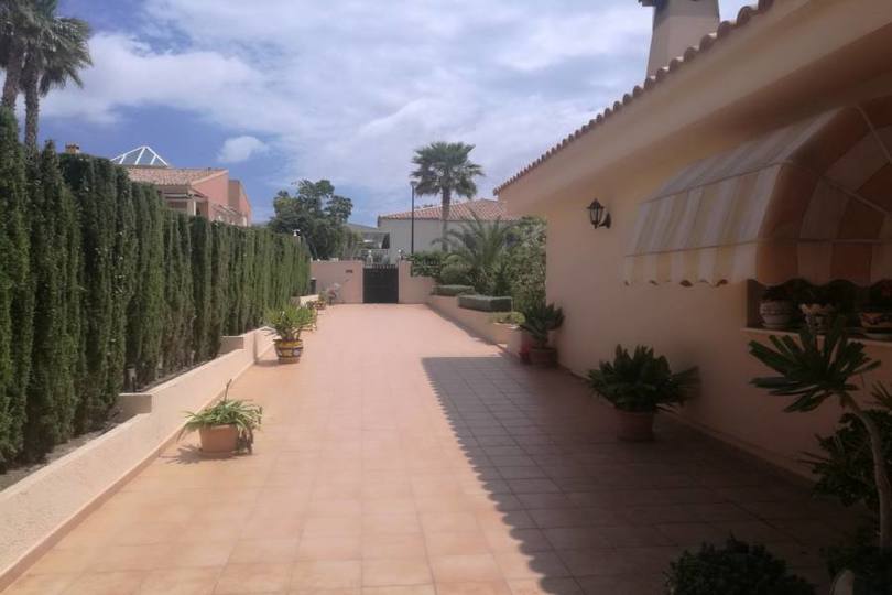 La Nucia,Alicante,España,5 Bedrooms Bedrooms,3 BathroomsBathrooms,Chalets,19209