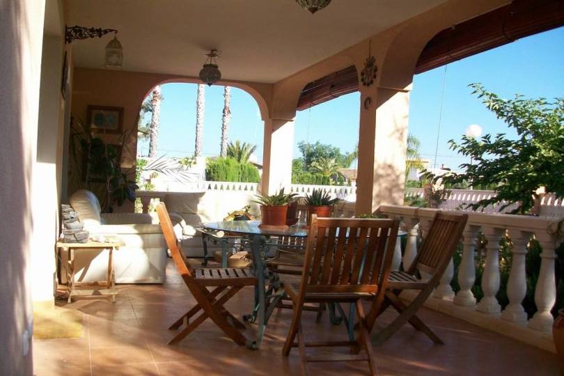 Alicante,Alicante,España,4 Bedrooms Bedrooms,2 BathroomsBathrooms,Chalets,19305
