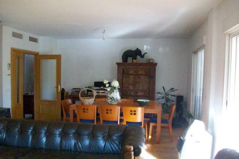 Alicante,Alicante,España,4 Bedrooms Bedrooms,2 BathroomsBathrooms,Chalets,19305