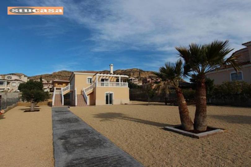 Mutxamel,Alicante,España,3 Bedrooms Bedrooms,2 BathroomsBathrooms,Chalets,19310