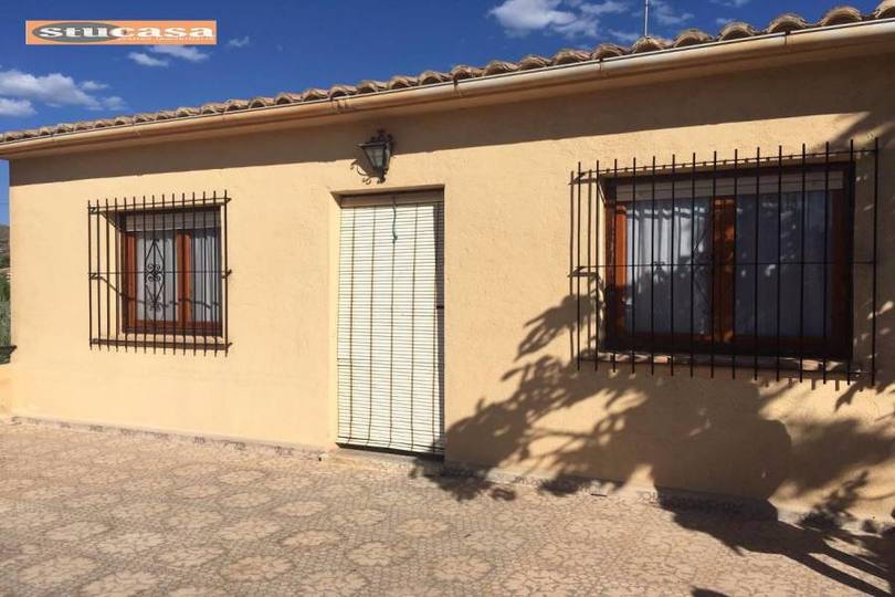 Busot,Alicante,España,4 Bedrooms Bedrooms,2 BathroomsBathrooms,Chalets,19313