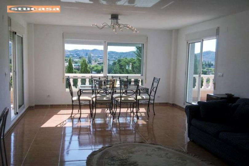 Busot,Alicante,España,4 Bedrooms Bedrooms,3 BathroomsBathrooms,Chalets,19315