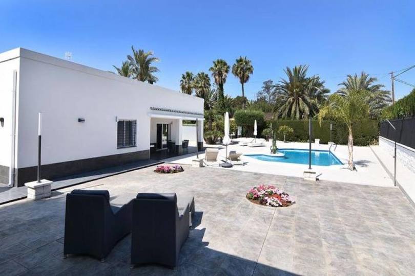 Elche,Alicante,España,3 Bedrooms Bedrooms,5 BathroomsBathrooms,Chalets,19418