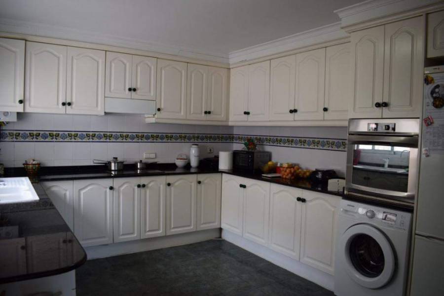 Dénia,Alicante,España,5 Bedrooms Bedrooms,2 BathroomsBathrooms,Apartamentos,20981