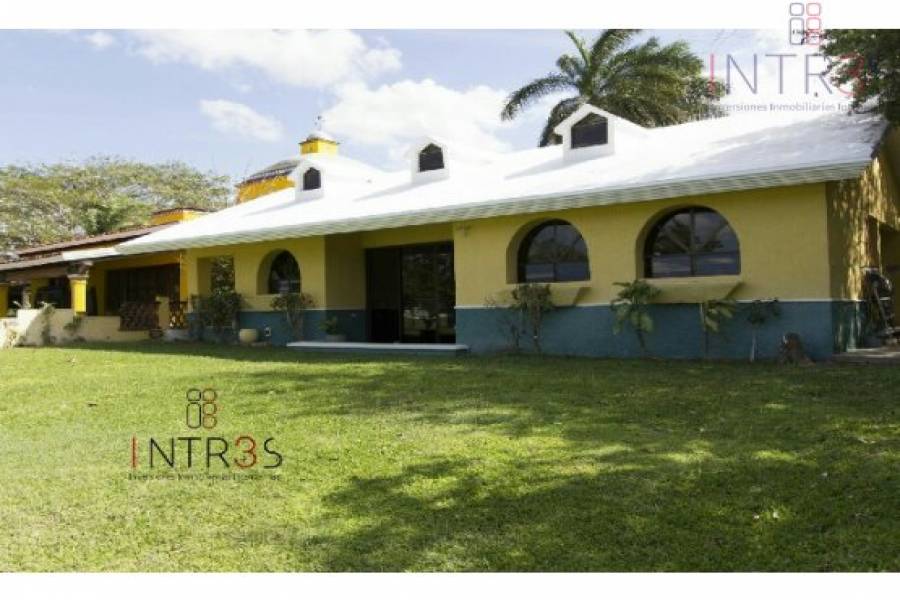 Mérida,Yucatán,México,3 Habitaciones Habitaciones,4 BañosBaños,Casas,2926