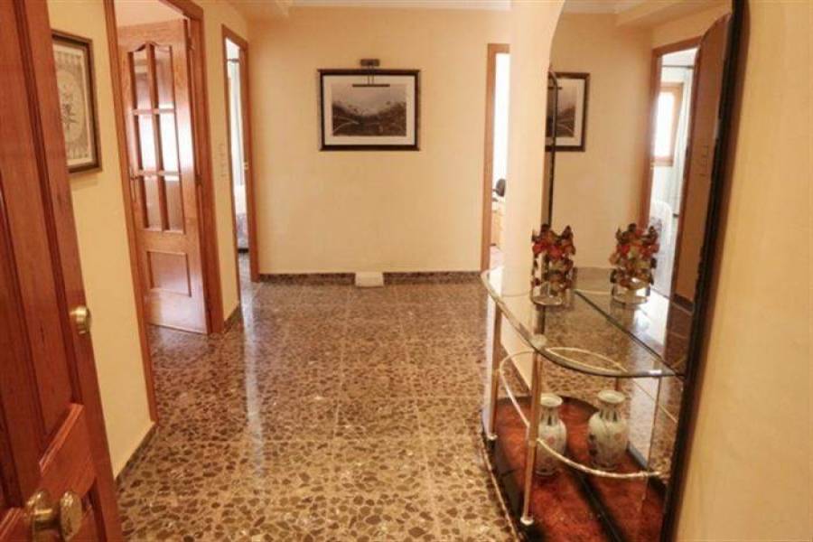 Dénia,Alicante,España,5 Bedrooms Bedrooms,2 BathroomsBathrooms,Apartamentos,21352