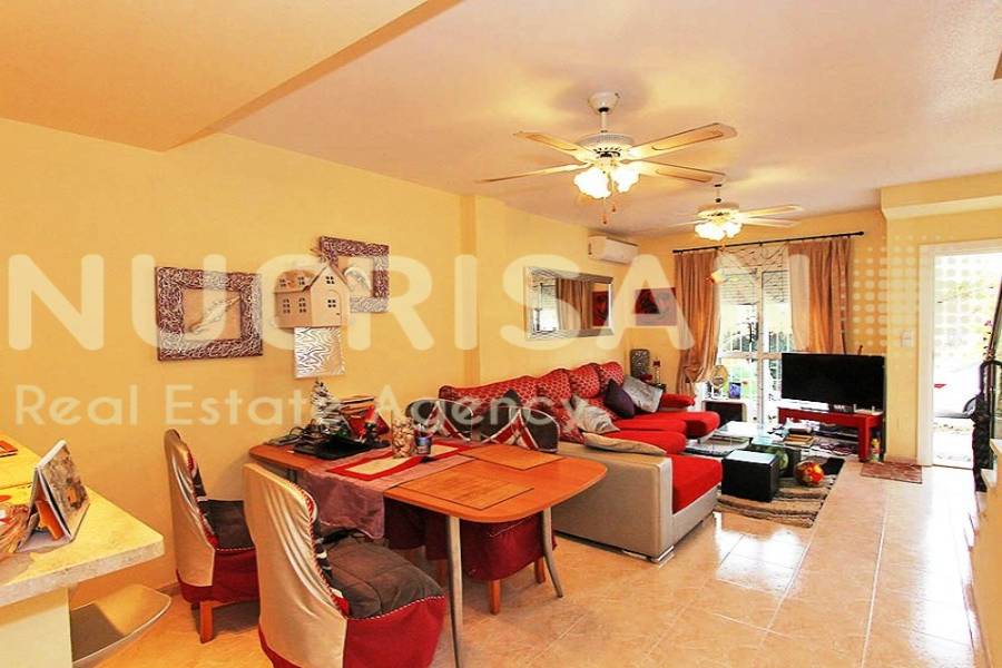 Orihuela,Alicante,España,4 Bedrooms Bedrooms,2 BathroomsBathrooms,Bungalow,21631