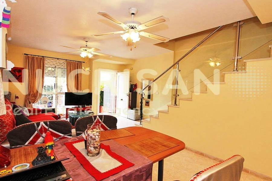 Orihuela,Alicante,España,4 Bedrooms Bedrooms,2 BathroomsBathrooms,Bungalow,21631