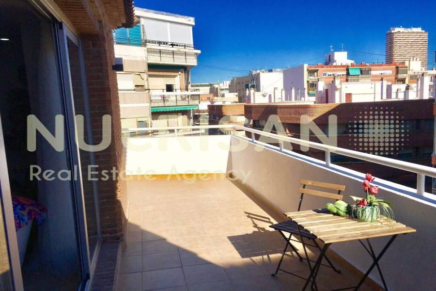 Alicante,Alicante,España,4 Bedrooms Bedrooms,3 BathroomsBathrooms,Atico,21686