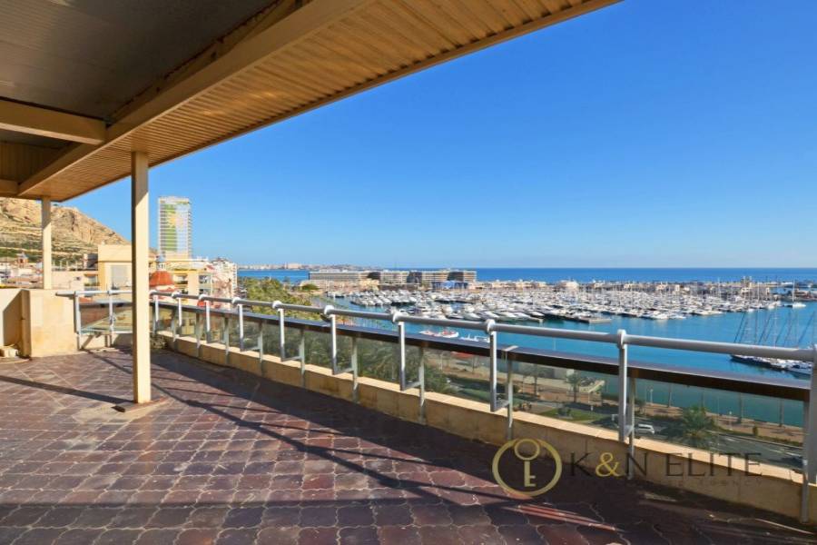 Alicante,Alicante,España,4 Bedrooms Bedrooms,2 BathroomsBathrooms,Atico,21722