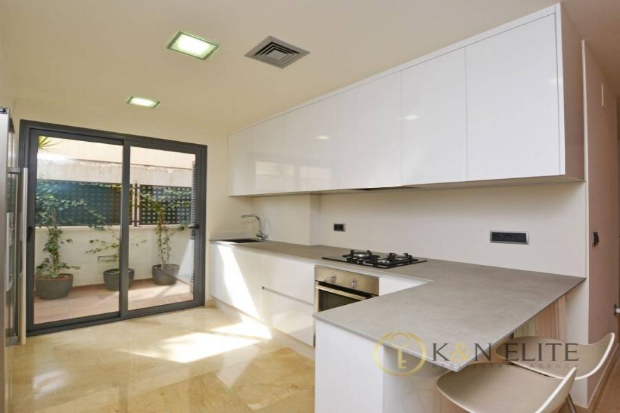 Alicante,Alicante,España,4 Bedrooms Bedrooms,4 BathroomsBathrooms,Bungalow,21723