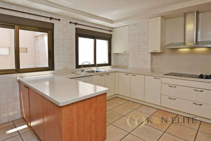 Alicante,Alicante,España,4 Bedrooms Bedrooms,4 BathroomsBathrooms,Dúplex,21740